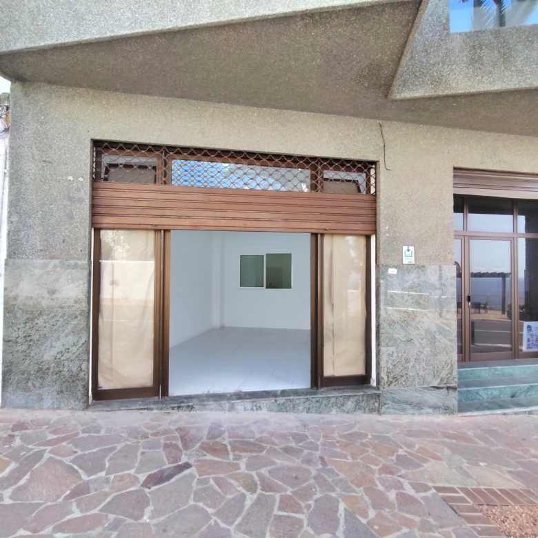 LOCAL COMERCIAL EN PUERTO SANTIAGO