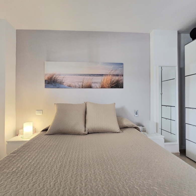 APARTAMENTO IMPECABLE EN CALETILLAS