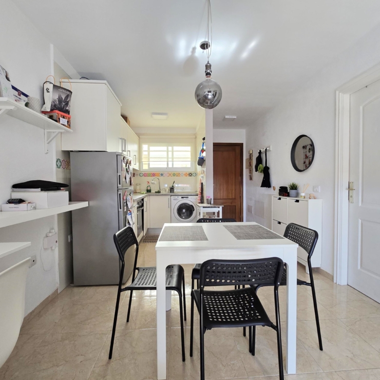 APARTAMENTO IMPECABLE EN CALETILLAS