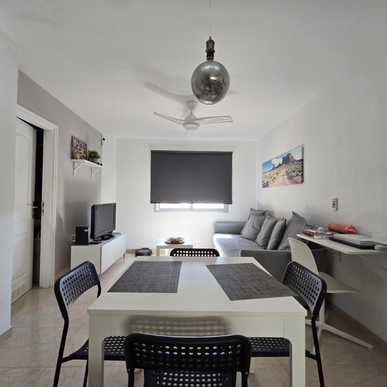 APARTAMENTO IMPECABLE EN CALETILLAS