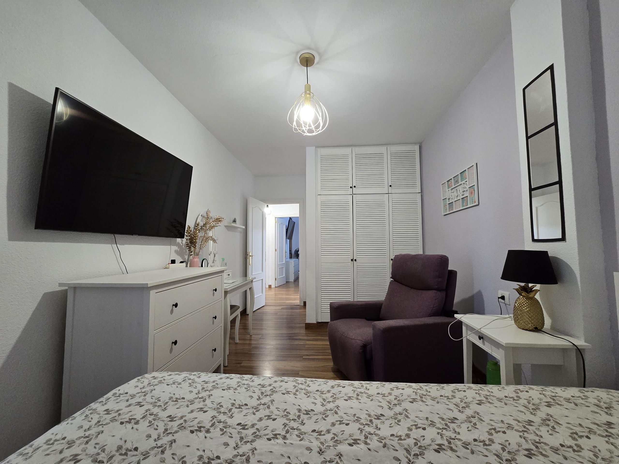 AMPLIA VIVIENDA FAMILIAR EN LA CUESTA