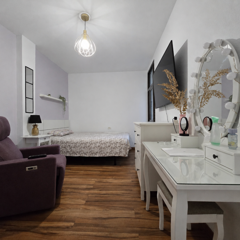 AMPLIA VIVIENDA FAMILIAR EN LA CUESTA