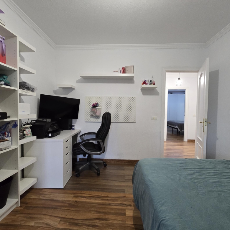 AMPLIA VIVIENDA FAMILIAR EN LA CUESTA