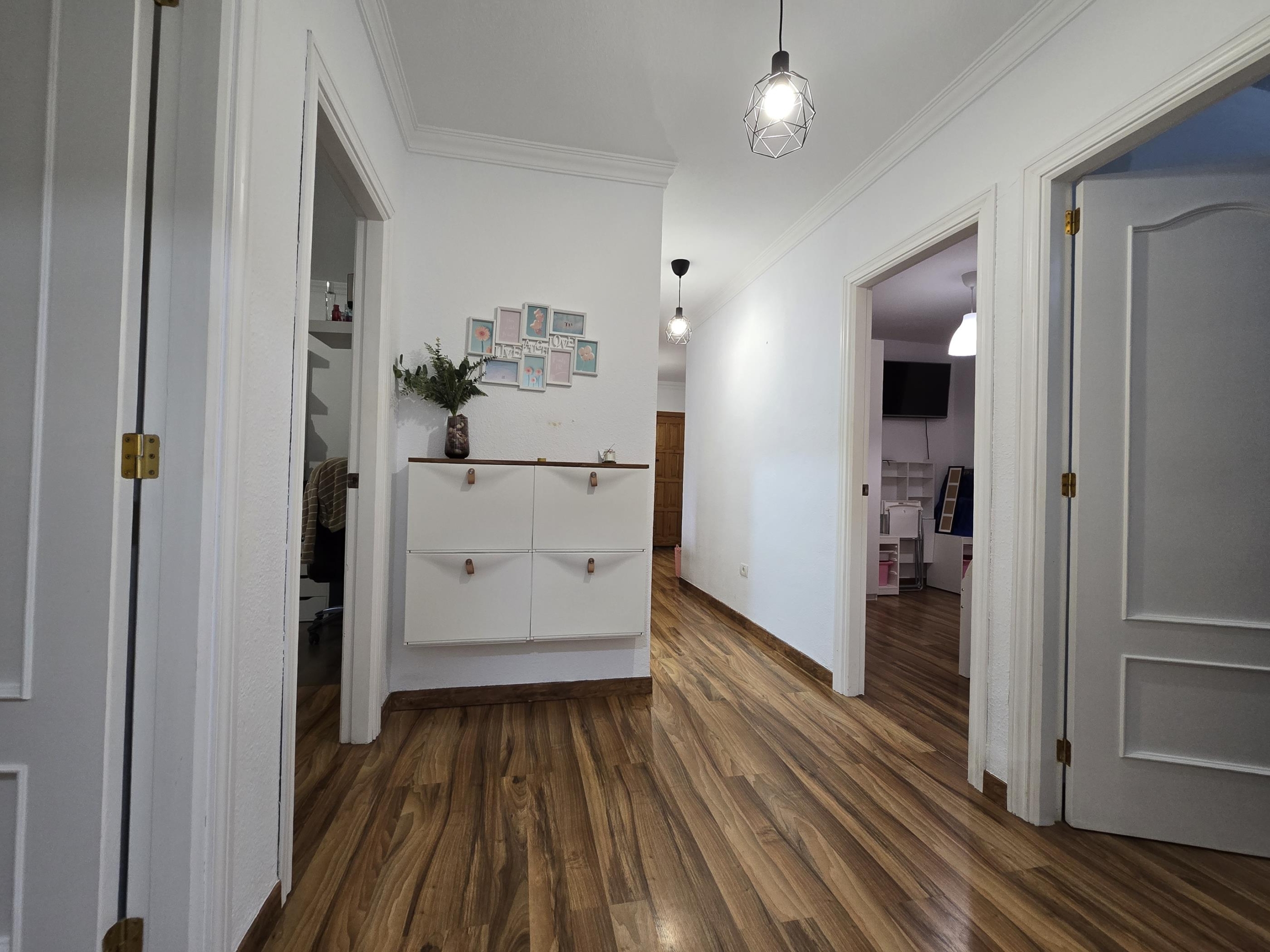 AMPLIA VIVIENDA FAMILIAR EN LA CUESTA