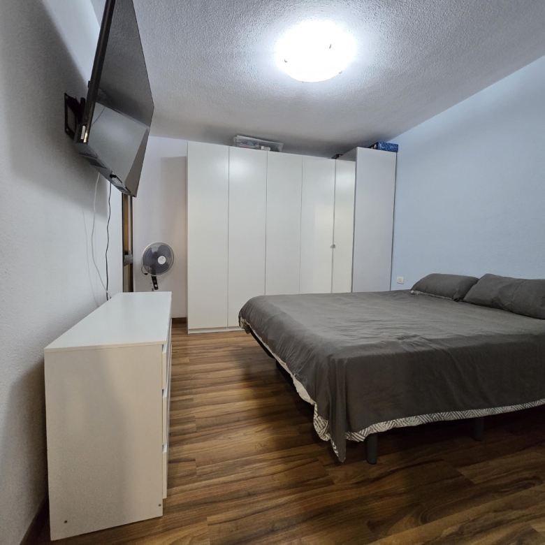 AMPLIA VIVIENDA FAMILIAR EN LA CUESTA
