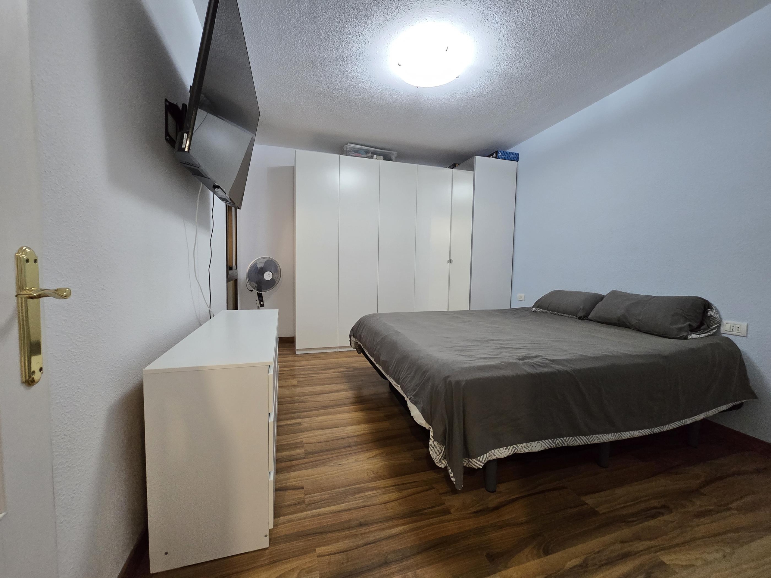 AMPLIA VIVIENDA FAMILIAR EN LA CUESTA