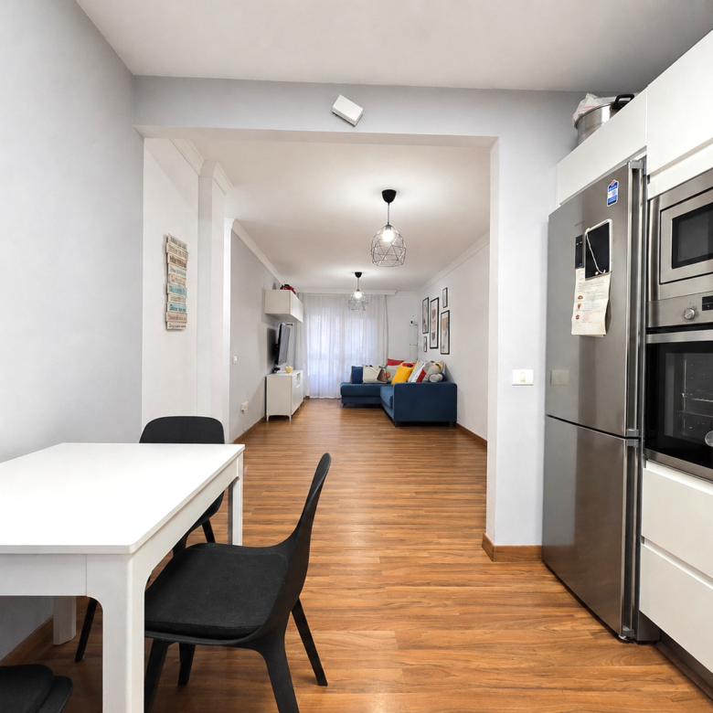 AMPLIA VIVIENDA FAMILIAR EN LA CUESTA