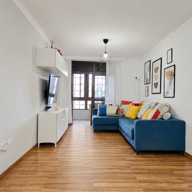 AMPLIA VIVIENDA FAMILIAR EN LA CUESTA