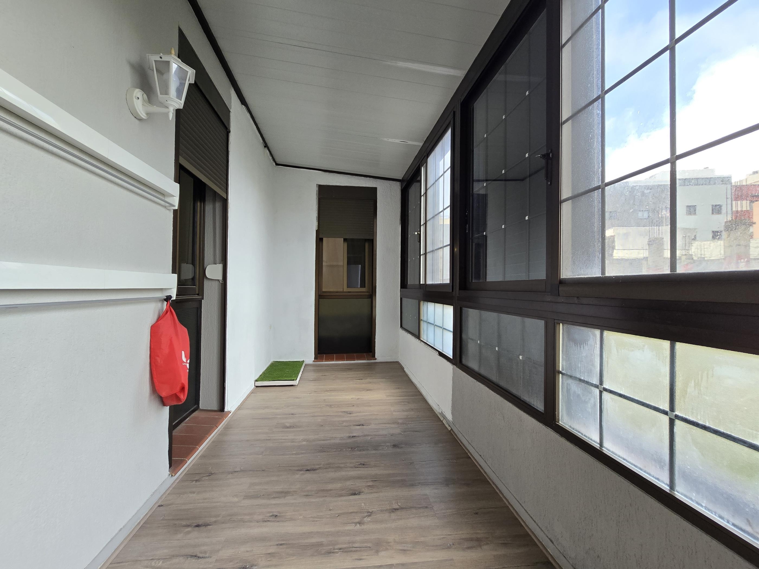 AMPLIA VIVIENDA FAMILIAR EN LA CUESTA